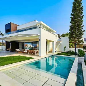 https://sea-gardens-villa.hotelsinnerja.org